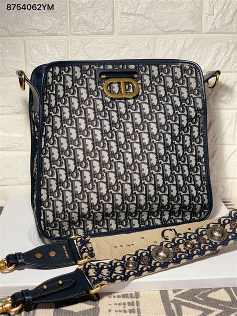 women's dior crossbody|christian Dior handbags on chain.